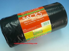 HDPE black recycle garbage bag on roll